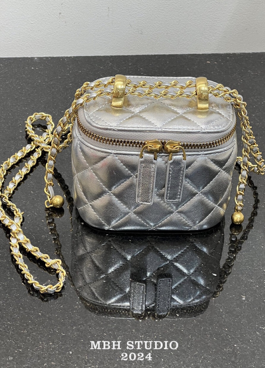 MBH Quilted Crossbody Bag - Versatile Style - Image 4