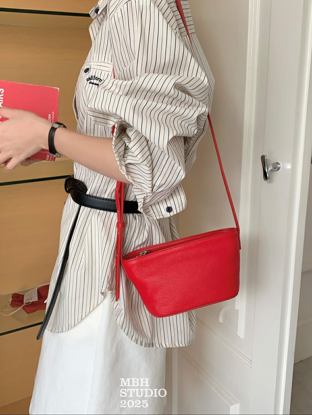 MBH Top Layer Goatskin Japanese Dopamine Mini Versatile Casual Crossbody Bag - Image 3