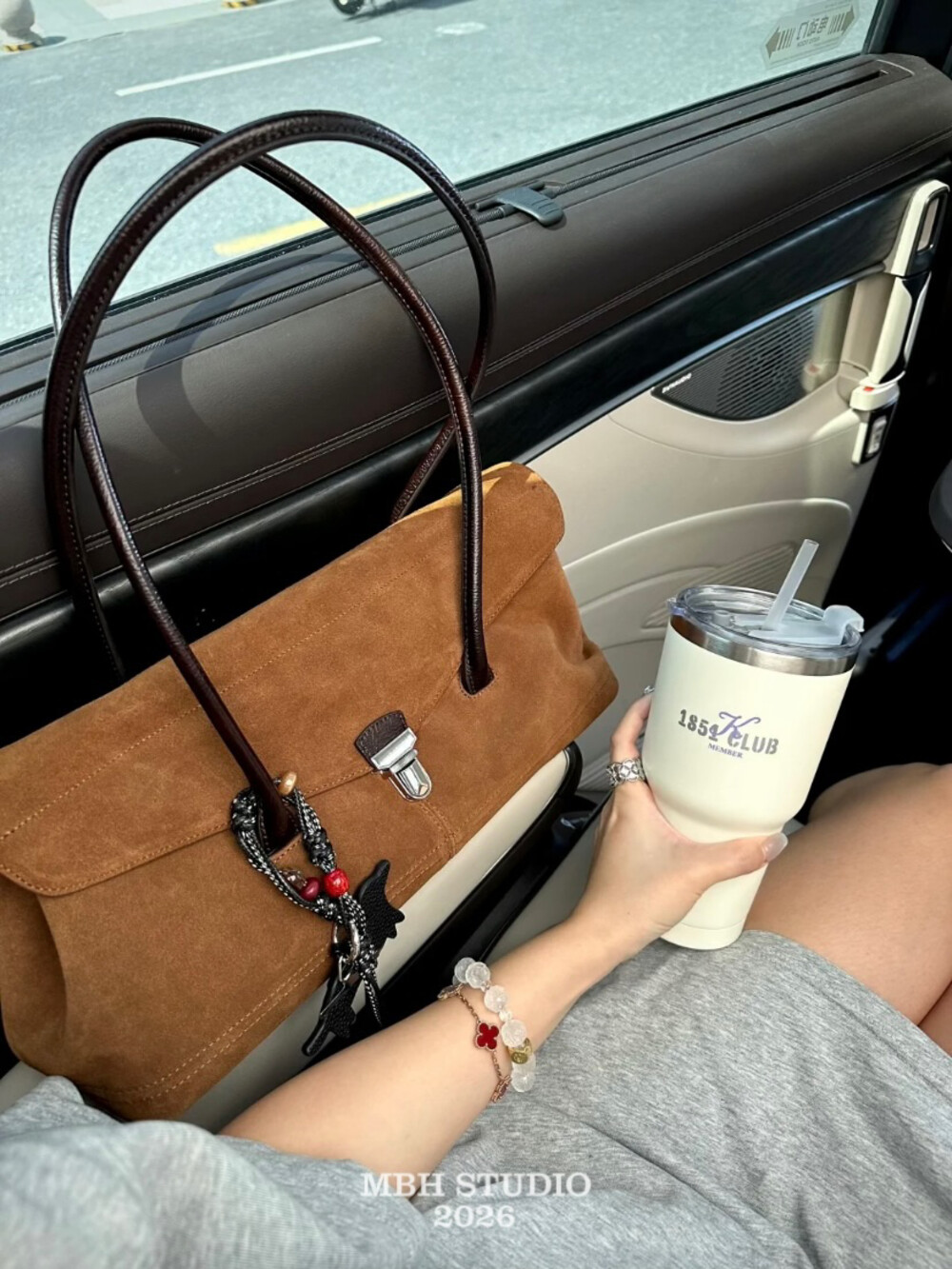 MBH Frosted Leather Color-Block Flap Baguette Bag Large-Capacity Commuter Handbag Shoulder Bag - Image 3